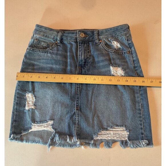 Rewash Womens Distressed Denim Mini Skirt Sz 1 waist 25 Light Wash Frayed Hem - Picture 3 of 7